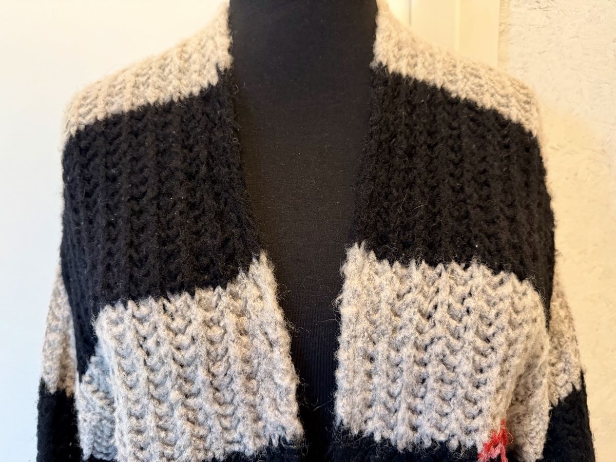Grace Jacken: GRACE Strickjacke, Grösse XS – Neu (gemäss Beschreibung) aus Oberhasli von anzis 1