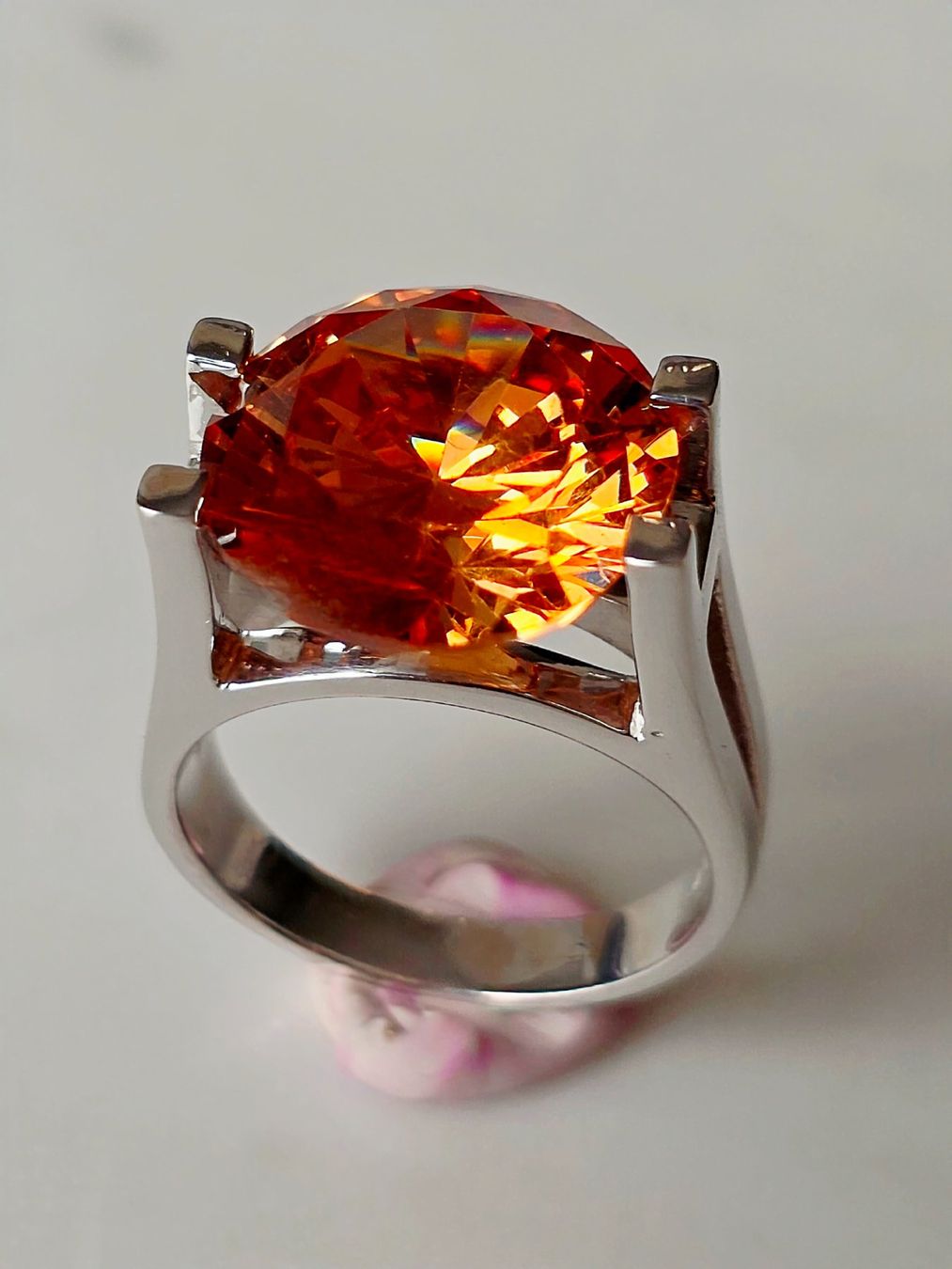 Anelli: Solitäir Ring mit gelbem Edelstein – Nuovo (secondo la descrizione) da Zürich venduto da Benedikt21 4