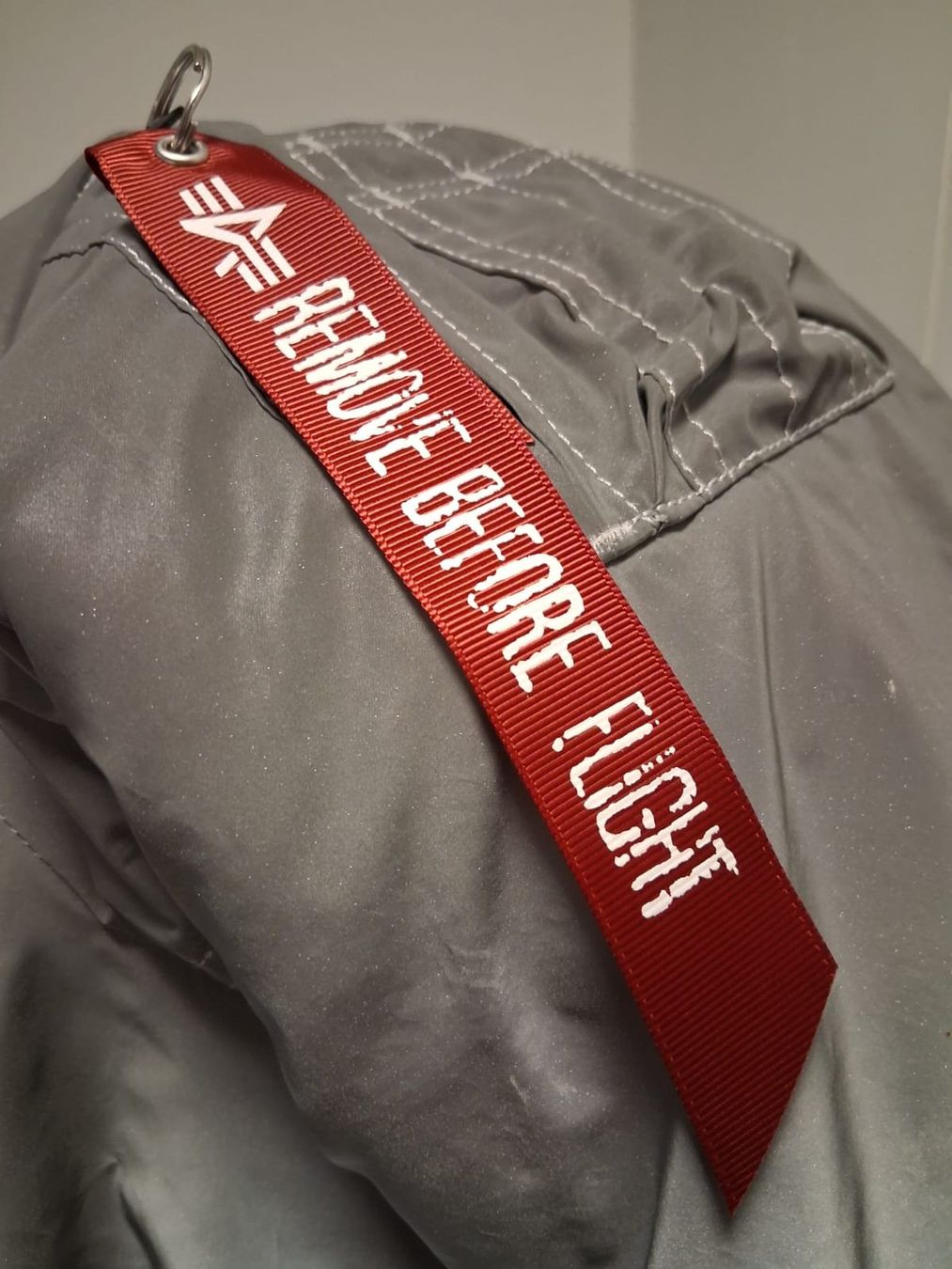 Alpha Industries Jacken: Reflektierende Alpha Industries Jacke – Gebraucht aus Rheineck von egl_5fwq 3