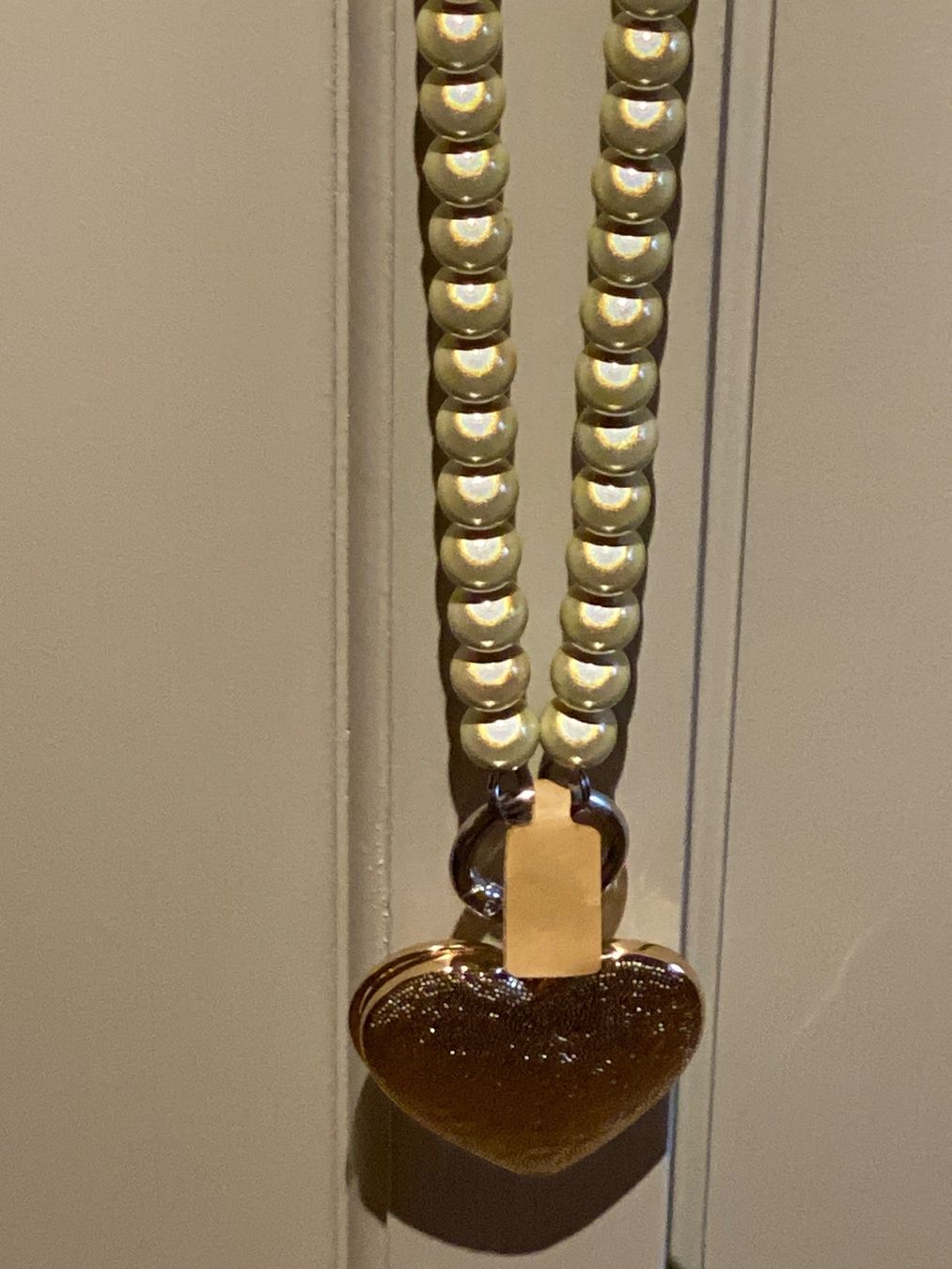 Catenine: PERLENKETTE ,HELLGELB MIT ANHÄNGER HERZEN – Nuovo e nell'imballaggio originale da Meienried venduto da ManuelaBoutique 5