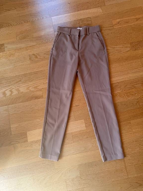 H&M Pantaloni: Elegante Stoffhose / Hose / Beige / Braun / Gr. 36 – Usato da Hünibach venduto da s.leptir 1