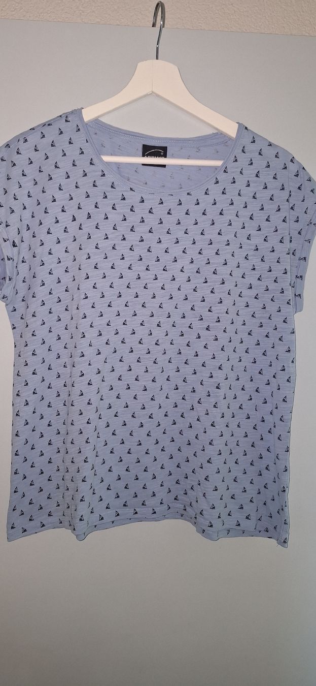 T-shirt: Damen T-Shirt Gr. L – Usato da Schwyz venduto da cla_8w6t
