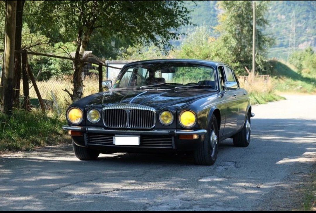 Daimler Automobili: DAIMLER SOVEREIGN 4,2 / 6 AUTOMAT - EINTAUSCH MÖGLICH – Usato da Avenches venduto da BOOTTRANSPORTE 2
