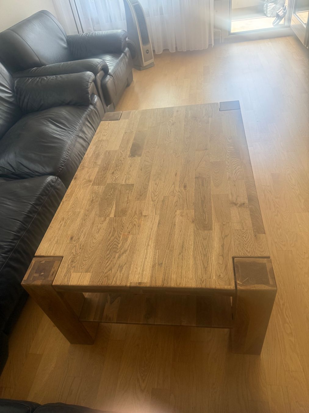 Tables: massiver Couchtisch – D'occasion à Niederscherli par ija_y67c 1