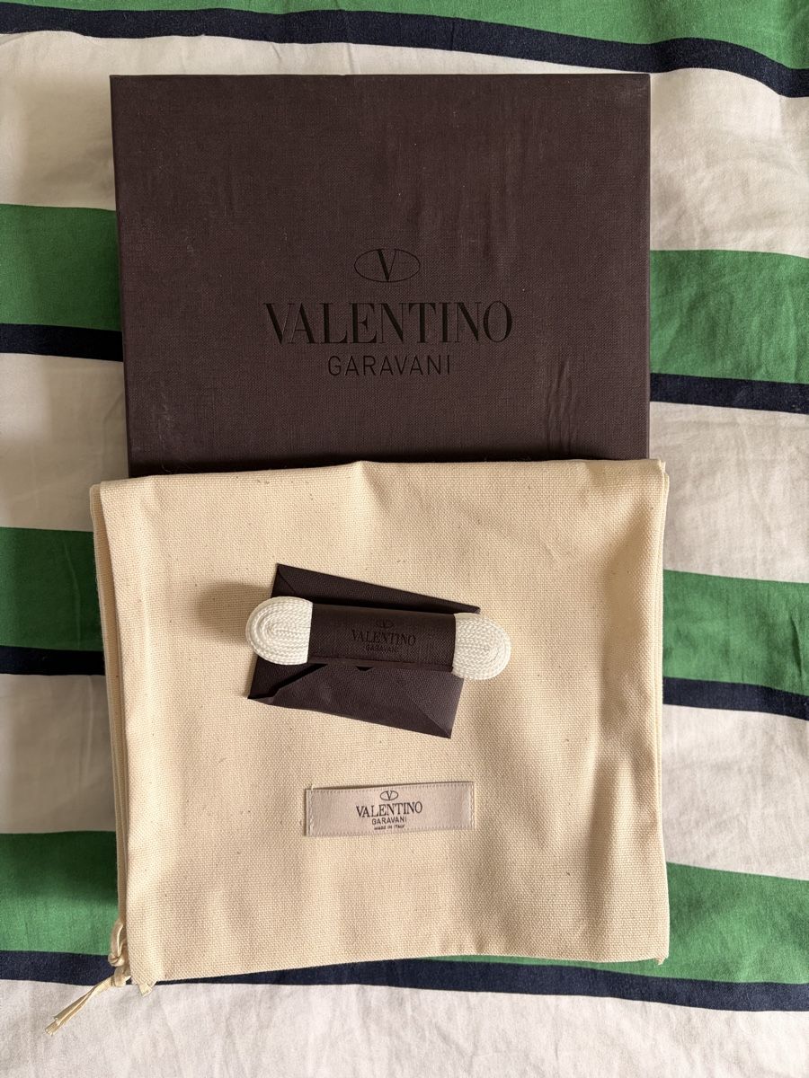 Valentino Herrenschuhe: Valentino Designer Schuhe mit Patches und Rockstud-Elementen – Gebraucht aus Zürich von jav_sxn2 4