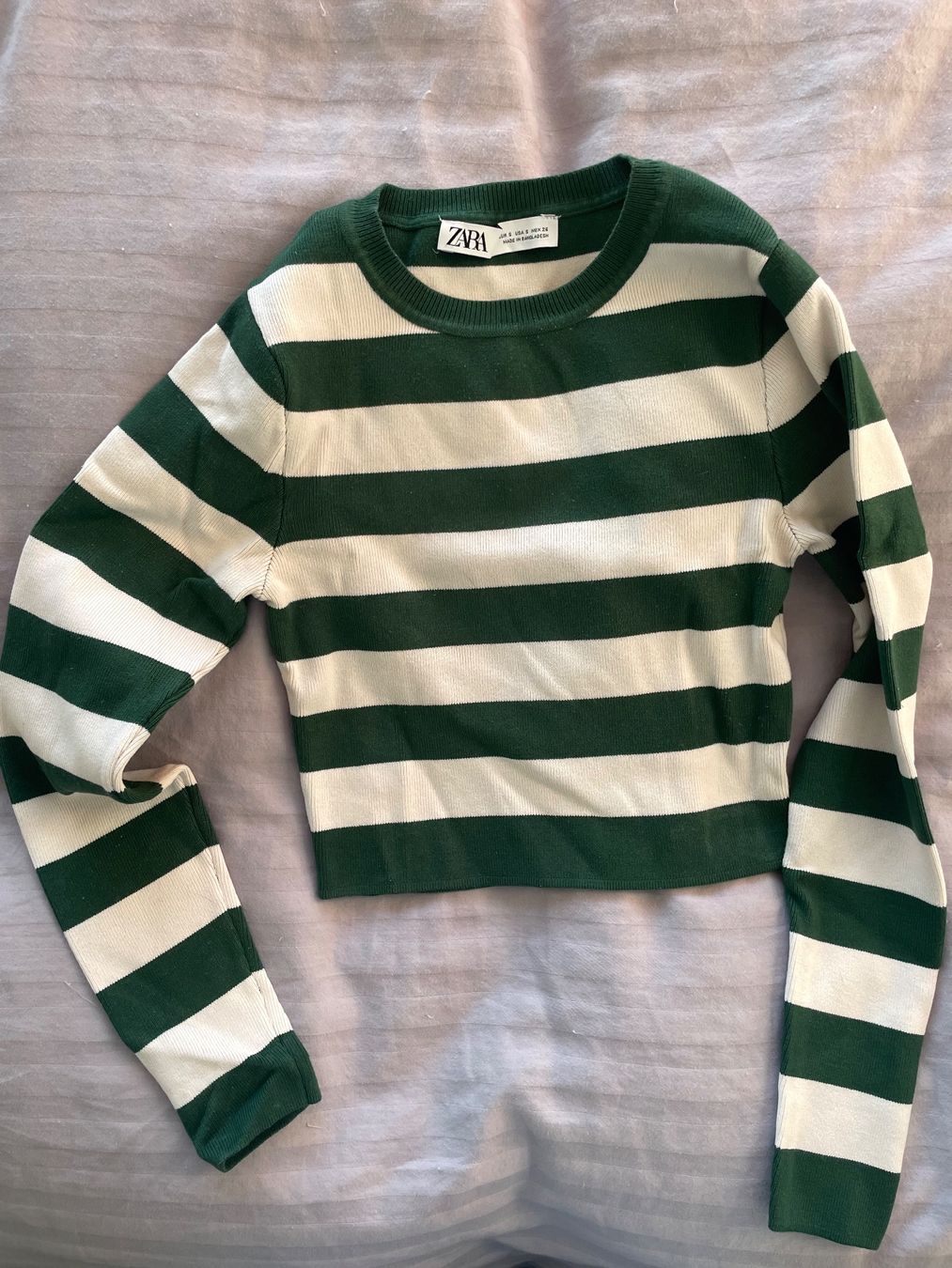 Zara Top: Zara gestreiftes cropped Langarm – Usato da Zug venduto da ele_q7bd