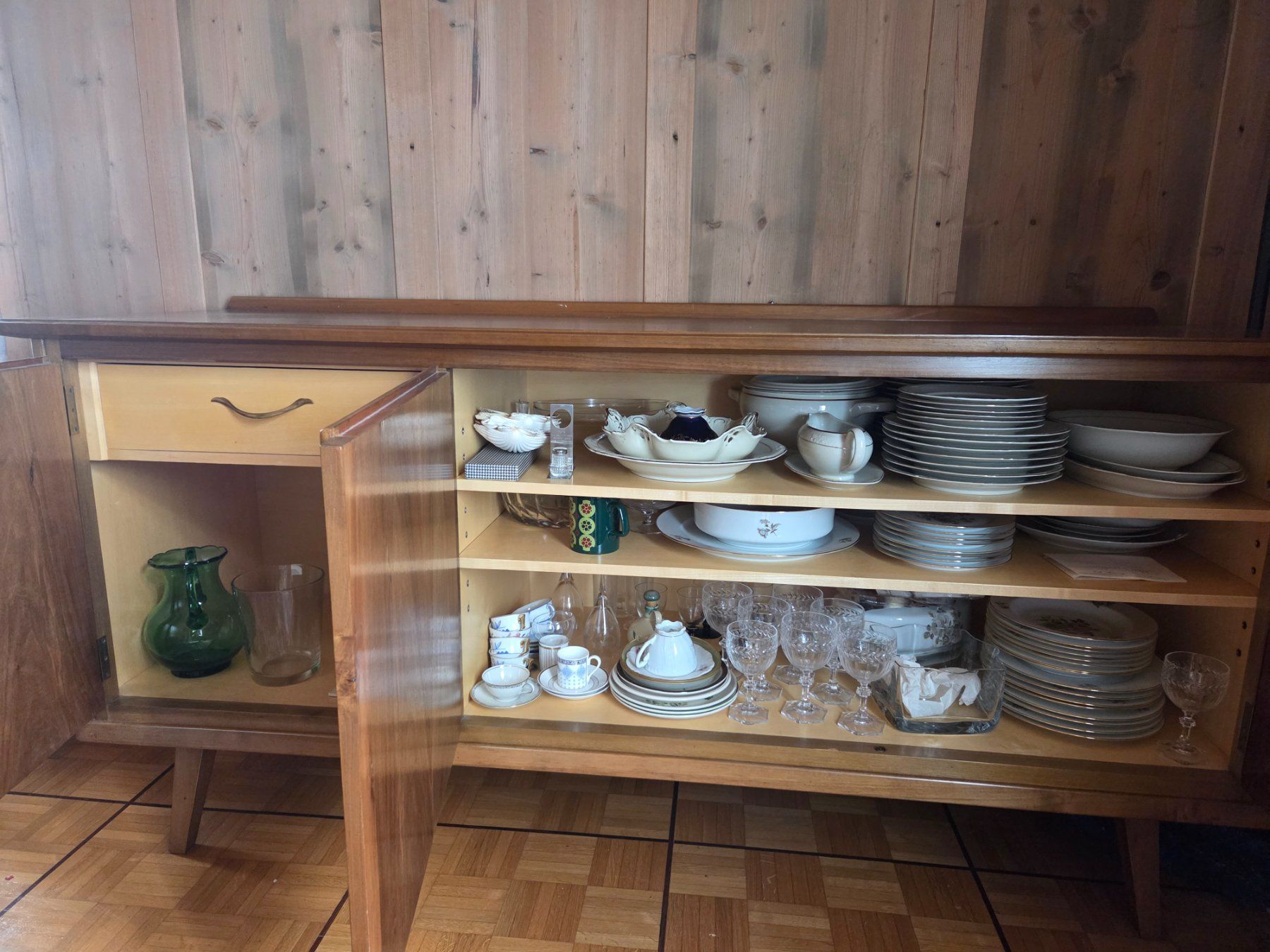 Cassettiere: Vintage Sideboard / Kommode aus Holz – Usato da Muotathal venduto da sch_h6cz 2
