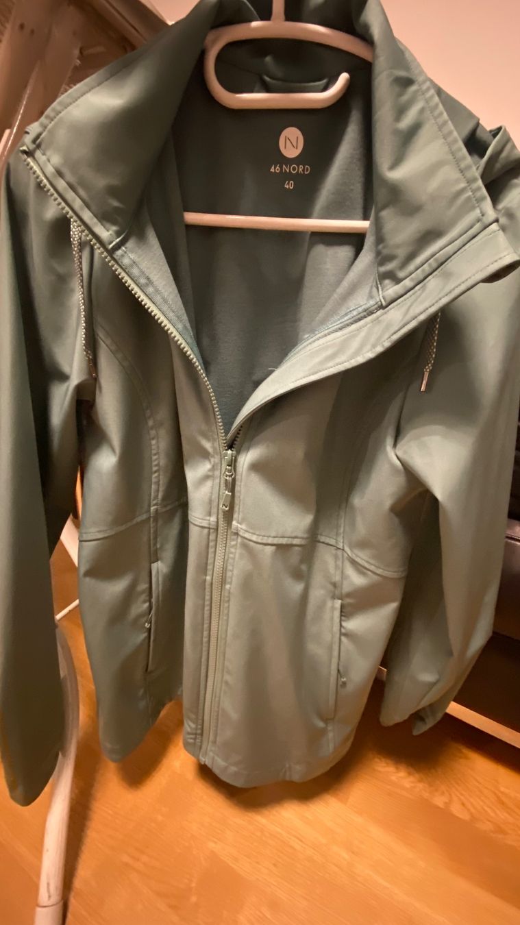 46 Nord Giacche: 46 Nord Softshell Jacke – Nuovo (secondo la descrizione) da Starrkirch-Wil venduto da sclupain 1