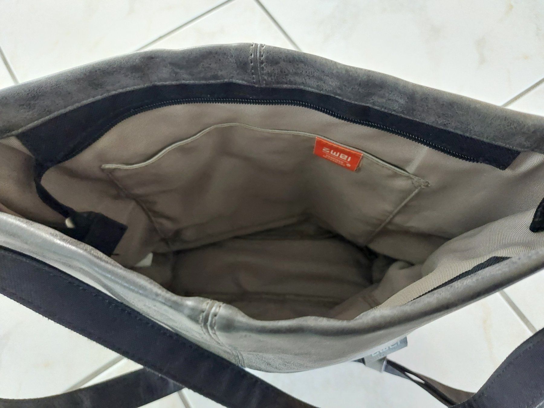 Zwei Taschen für Damen: Zwei Tache – Gebraucht aus Schmitten FR von ReniStern 2