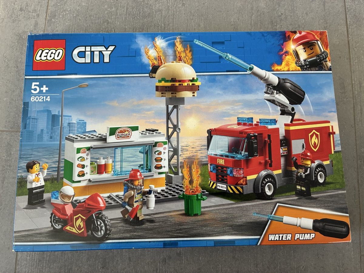 Lego Kit di costruzioni: Lego City 60214 – Usato da Luzern venduto da Flip_