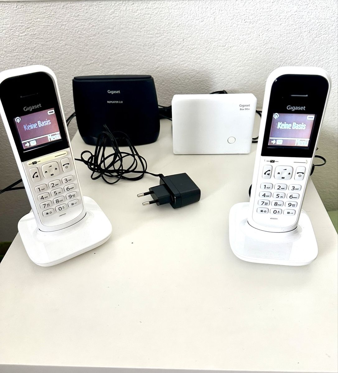 Gigaset Telefone: Komplettes Gigaset DECT Telefonsystem mit 2 Mobilteilen, Box – Gebraucht aus Utzenstorf von nadja0798462137