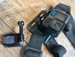 GO PRO 13 BLACK + SC MINI CARD 128