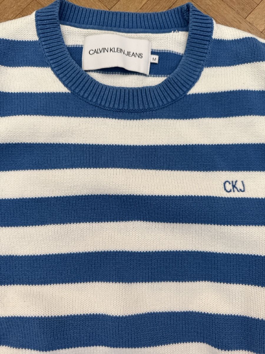 Calvin Klein Maglioni & Felpe: Pull Calvin Klein Jeans rayé bleu blanc taille M – Usato da Lausanne venduto da DatNoize 1