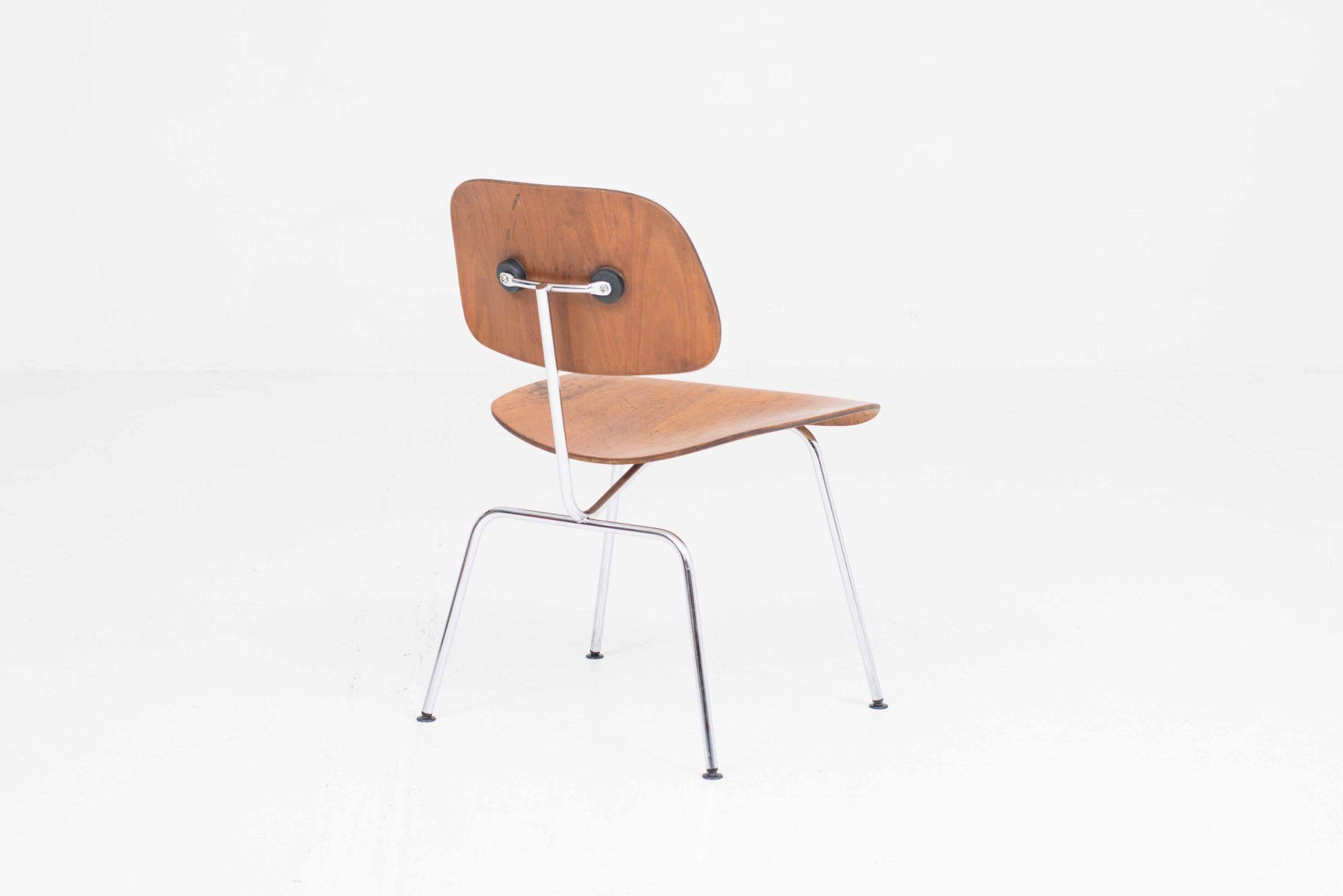 Herman Miller Sedie: Herman Miller DCM Stuhl von Charles & Ray Eames in Nussbaum – Usato da Zürich venduto da STUZH38 3