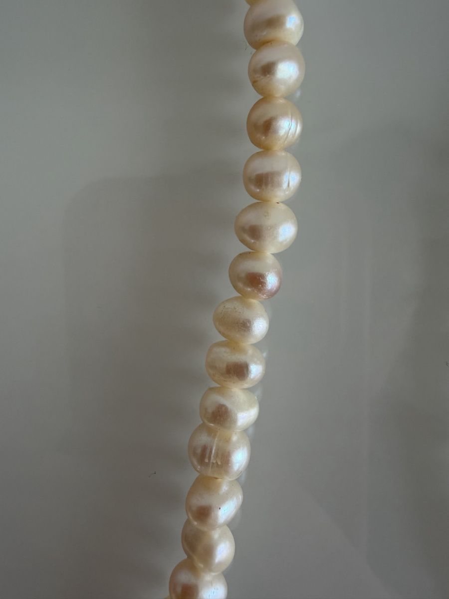 Perle (finte): 2 rangs de perles de perles naturelles – Usato da Cressier FR venduto da Kvito4ka 4
