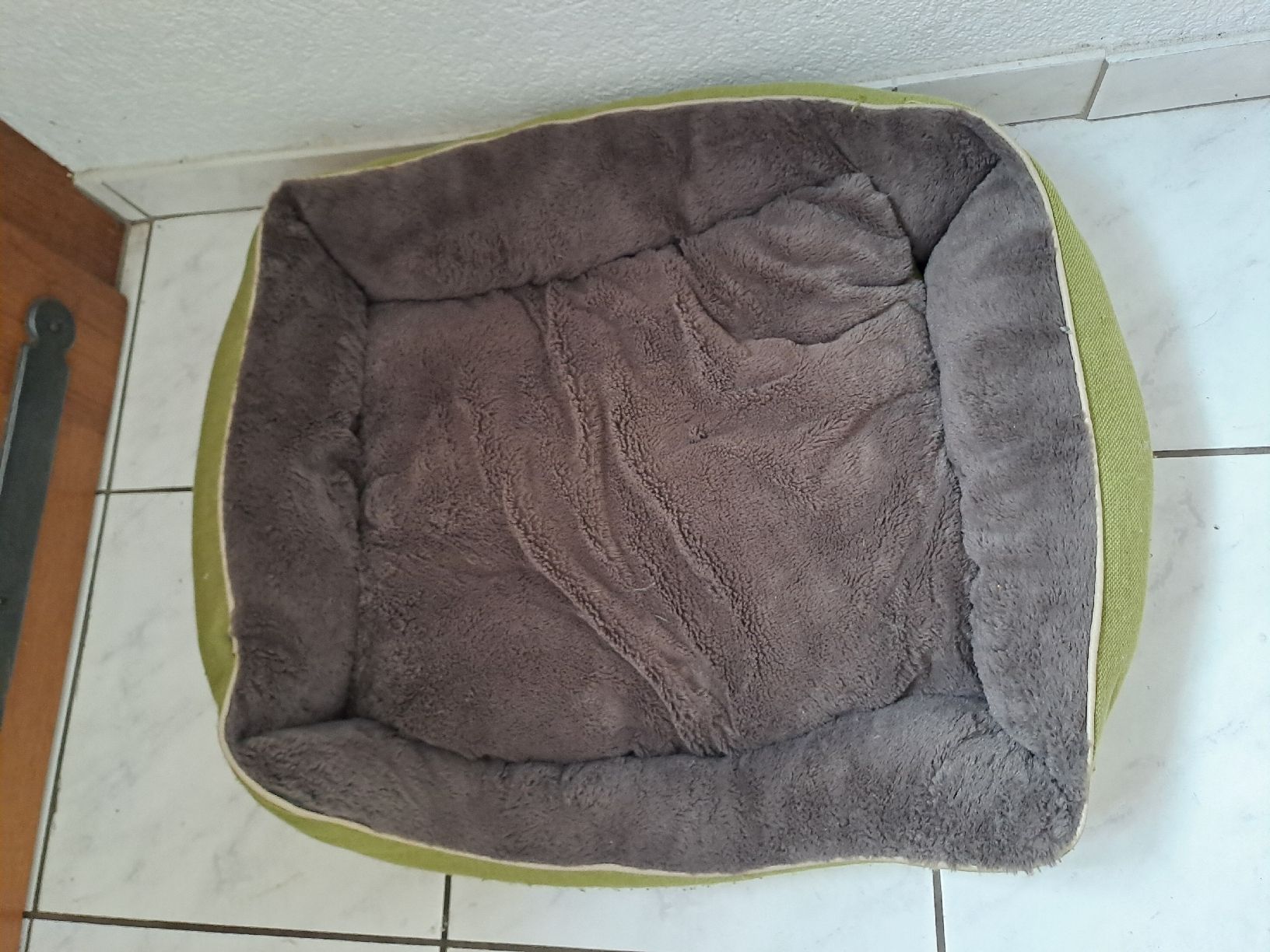 Liege- & Schlafplätze: Hundebett weich – Gebraucht aus Rickenbach LU von bishiida 1