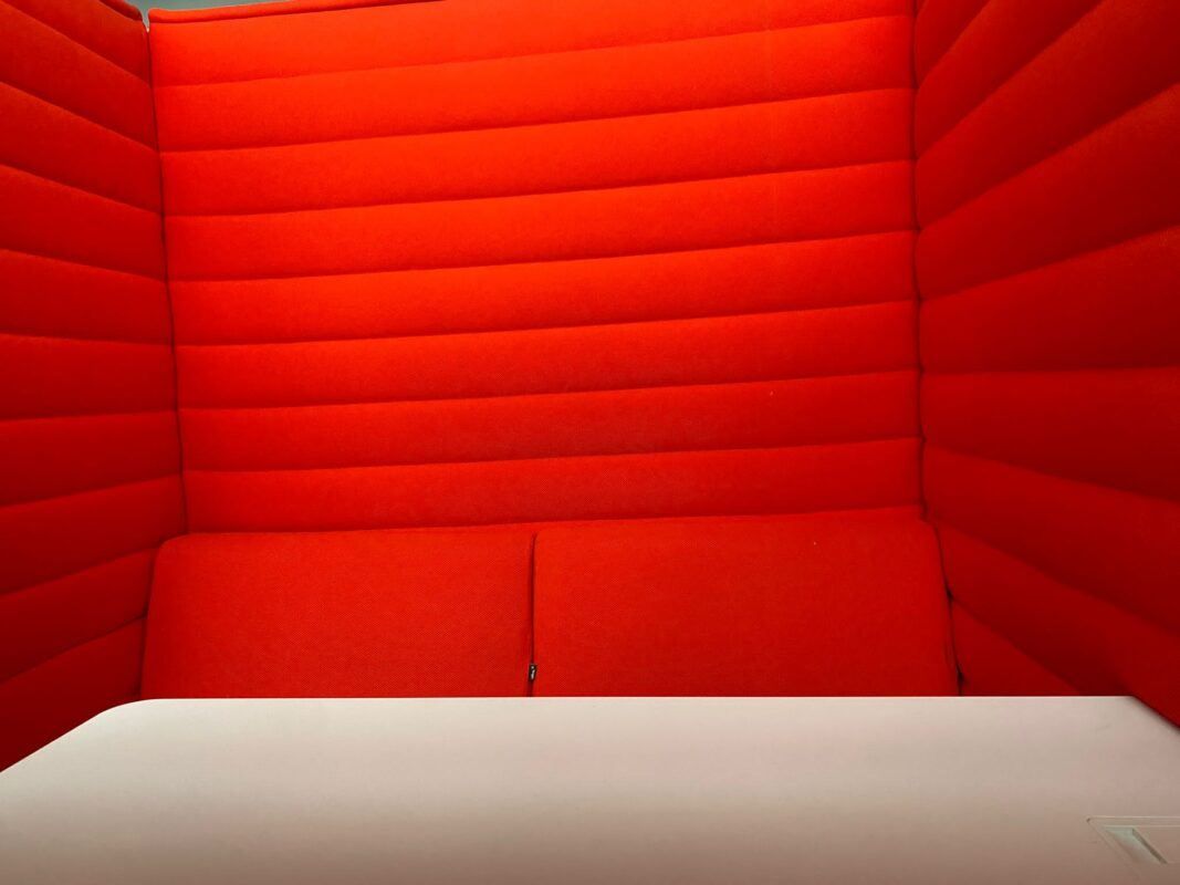 Divani: Vitra Alcove Cabin rot – Usato da St. Gallen venduto da MSMoebelhandel 3