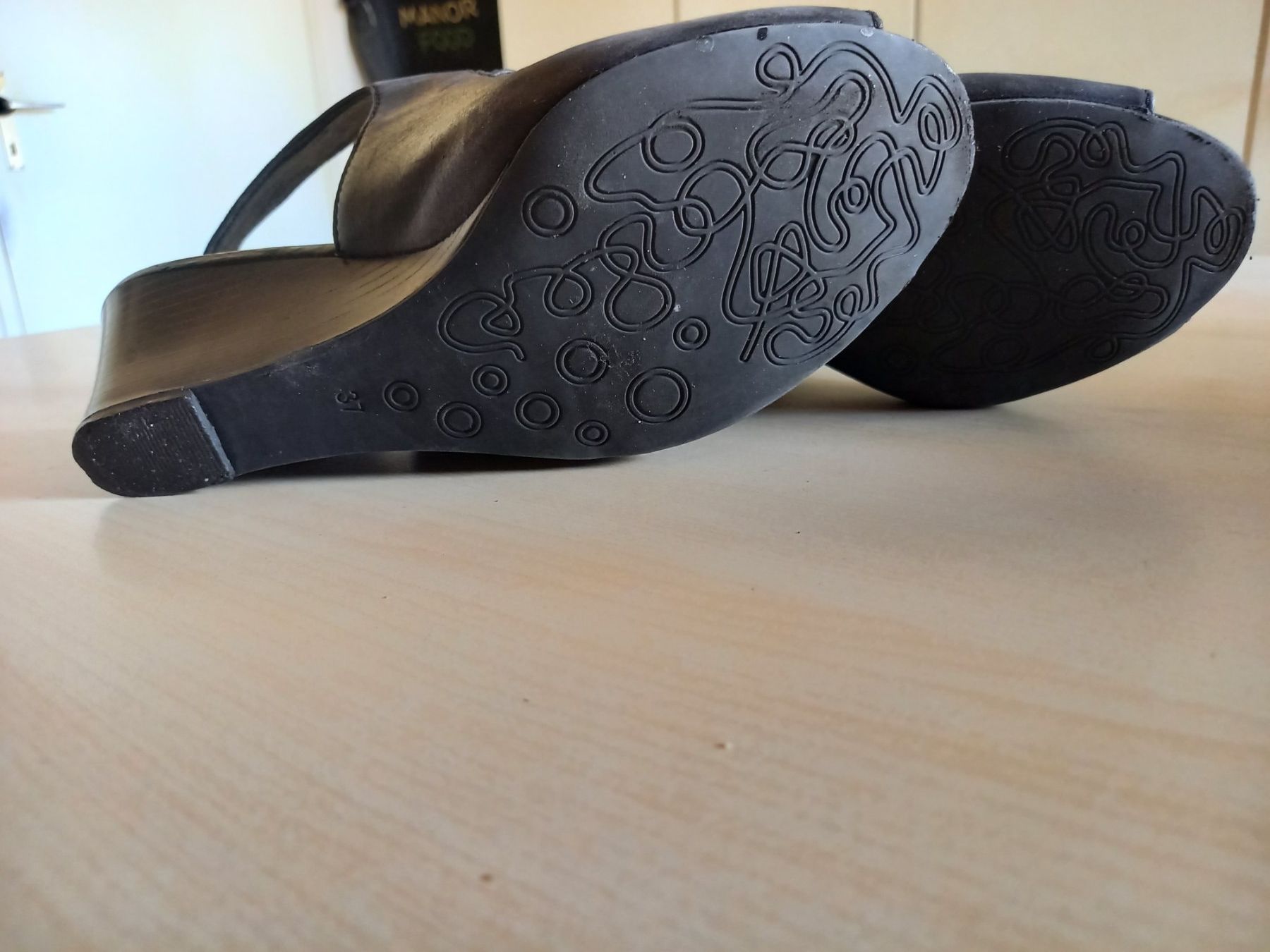 Scarpe da donna: Schicke, schwarze Sommer-Sandalen, Grösse 37 Bata – Usato da Möhlin venduto da Simba4871 3