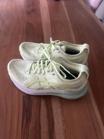 Asics Kayano Laufschuhe
