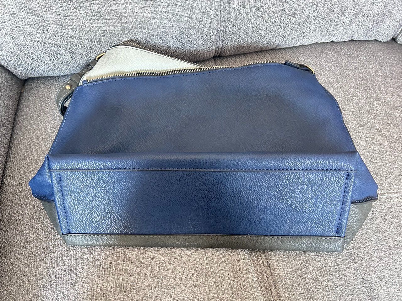 Borse da donna: Borsa Carpisa Bicolore (Blu/Grigio) – Usato da Giubiasco venduto da LorisVale 5
