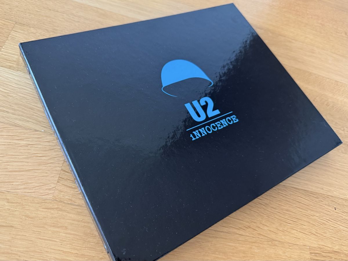 Bücher: U2 Experience + Innocence Tour Commemorative Book 2018 – Neu (gemäss Beschreibung) aus Küssnacht am Rigi von GloryDays1984