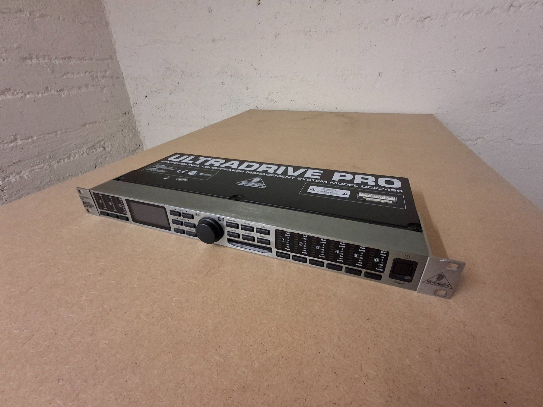 Behringer Egaliseurs: Behringer Ultradrive Pro DCX2496 – D'occasion à Wängi par Starlight-Show