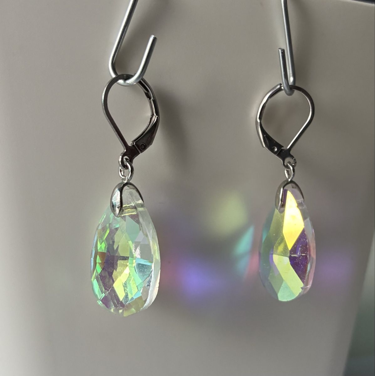 Boucles d'oreille: Earrings with clear drop pendant like new – D'occasion à Basel par cat_sq5m 4