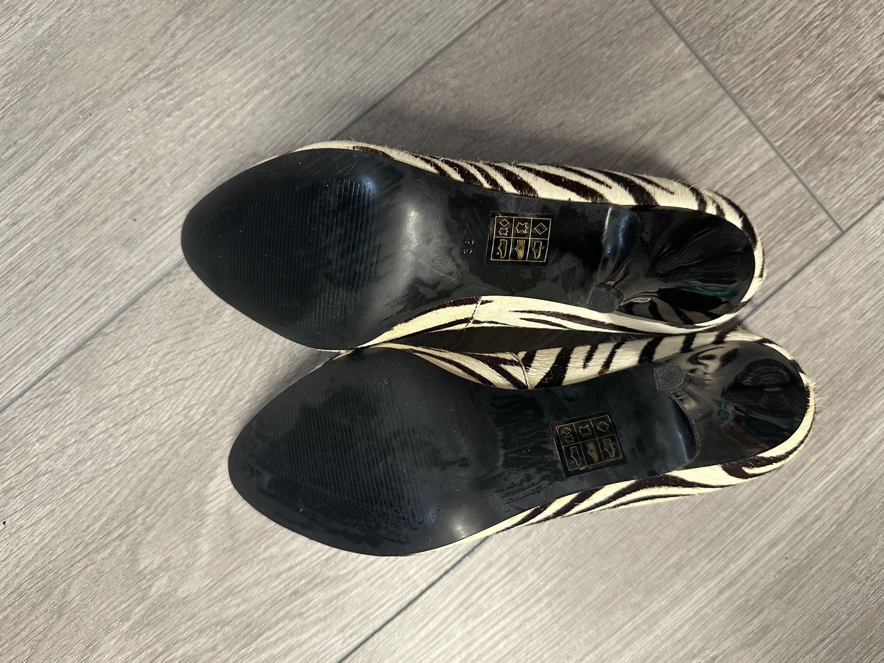 Scarpe da donna: Guess Pumps – Nuovo (secondo la descrizione) da Bellach venduto da vjoge 1