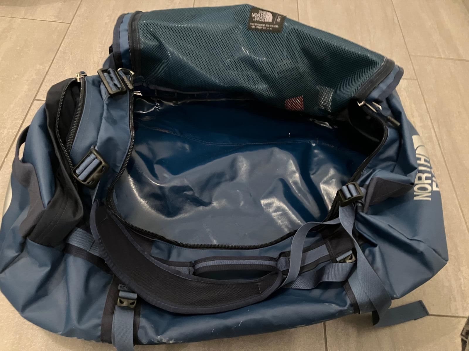 North Face Taschen: The North Face Tasche – Gebraucht aus Bubikon von tokidoki 4