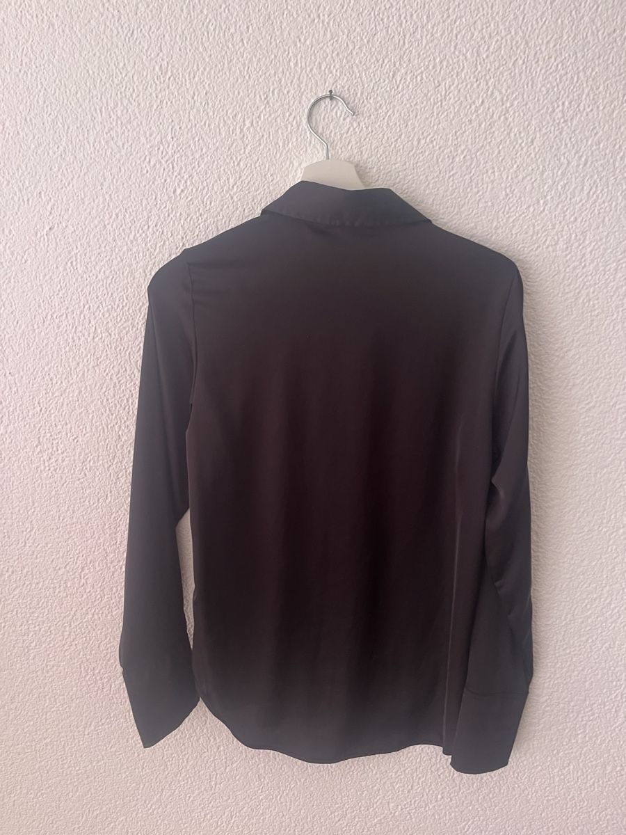 H&M Chemisiers: schwarze Seidenbluse – D'occasion à Andwil SG par sas_m9tn 2