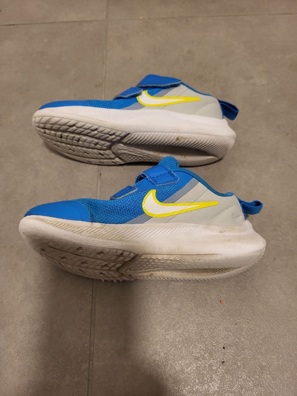 Nike Schuhe für Jungen: Nike Sneaker/Turnschuhe, Grösse 26 – Gebraucht aus Biel/Bienne von Aare5 1