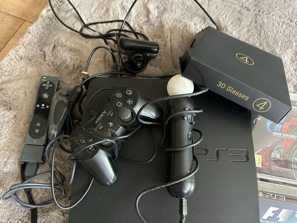 Sony Console: Playstation 3 mit div. Zubehör  – Usato da Kölliken venduto da smile062 1
