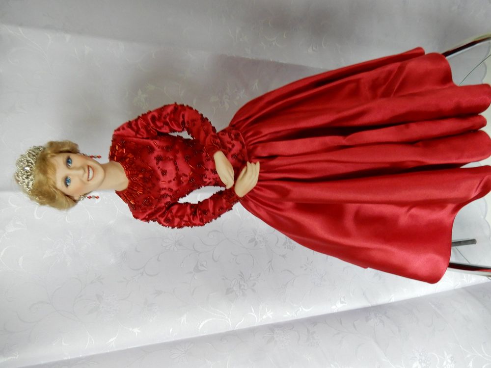 Poupée de collection lady diana