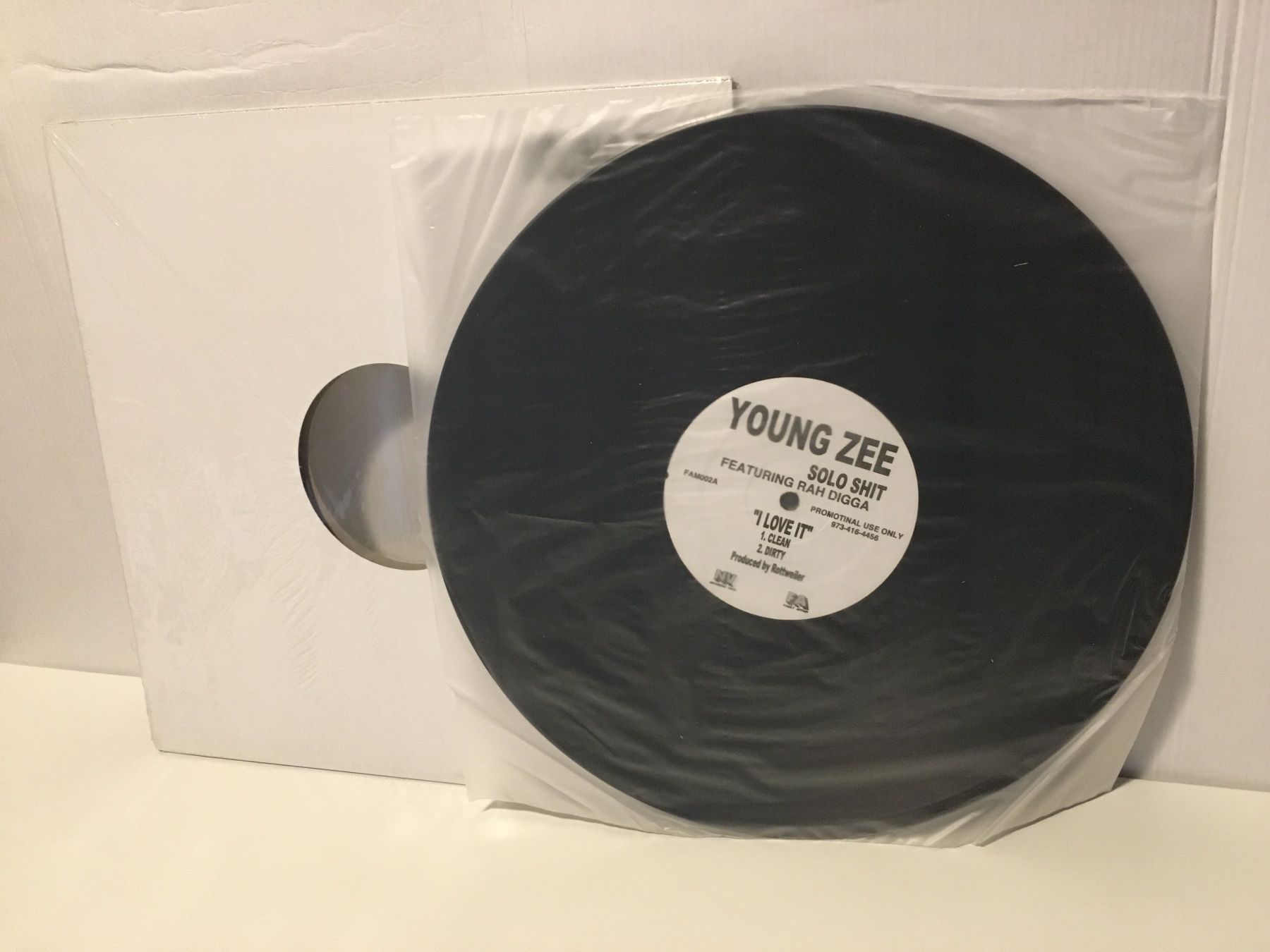 Schallplatten: YOUNG ZEE - SOLO SHIT - Schallplatte - FA NV – Gebraucht aus Andwil SG von Rainboli 2