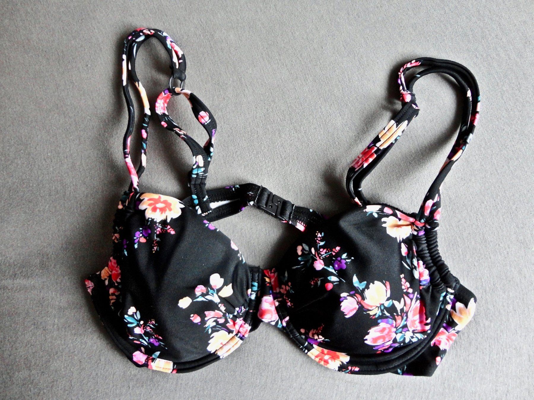 Badekleider & Bikinis: Jette Bügel-Bikini Top, Schwarz Cup B 36 – Neu und originalverpackt aus Dottikon von Facehugger2012 2
