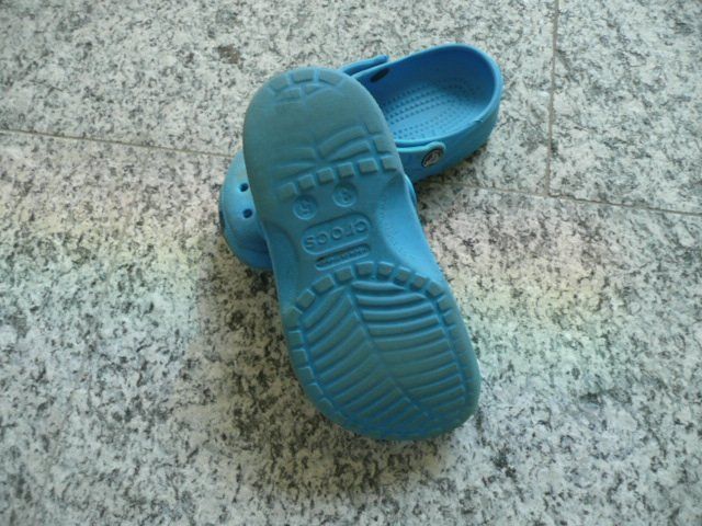 Crocs Scarpe da uomo: Crocs Badeschuhen original in blau in Gr. 35 – Usato da Zug venduto da falama 2