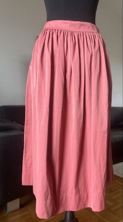 Très jolie jupe longue couleur pêche – Coupe ample – 2 poche