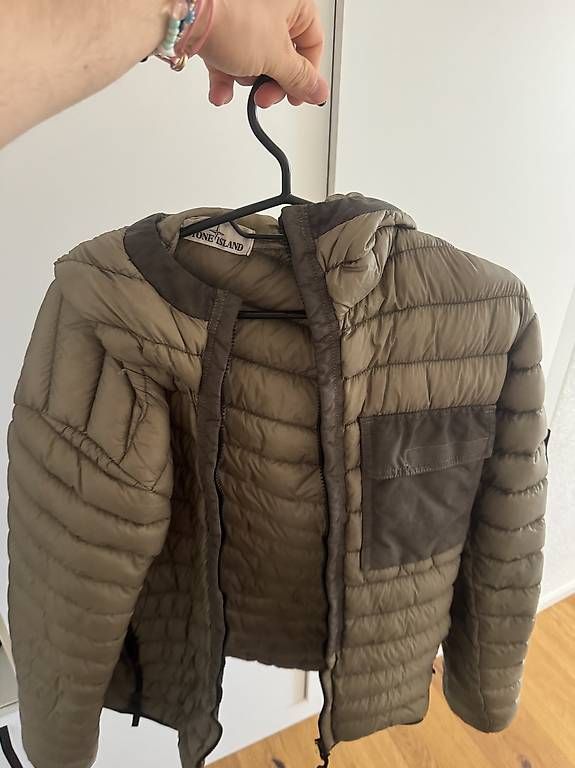 Vestes: Stone Island light down jacket – D'occasion à St. Gallen par rechsteinerholding 1