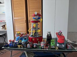 Lot de jouets Pat'Patrouille véhicules et figurines bon état