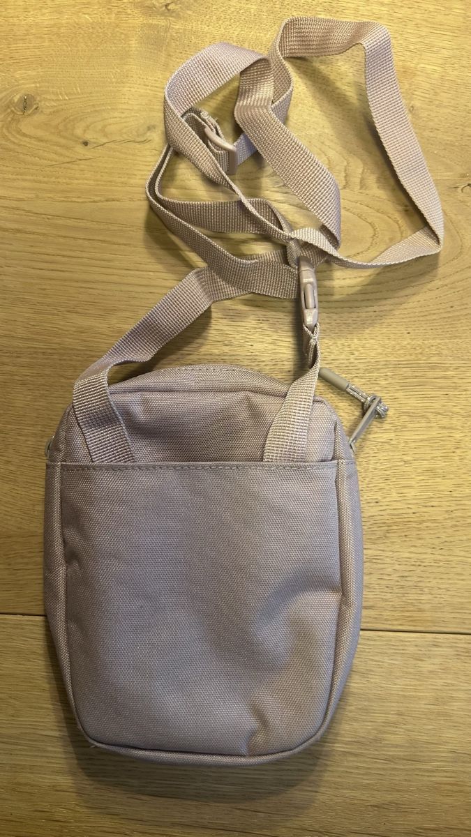 Altro in  Abbigliamento & Accessori: Umhängetasche von Herschel – Usato da Birmenstorf AG venduto da ClioR2000 1