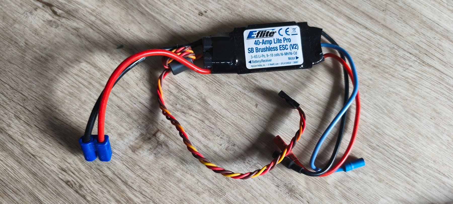 E-Flite RC Kits de montage: E-flite EFLA1040LB 40-Amp Lite Pro Switch-Mode BEC – D'occasion à Pfeffikon LU par LauLauDive 1
