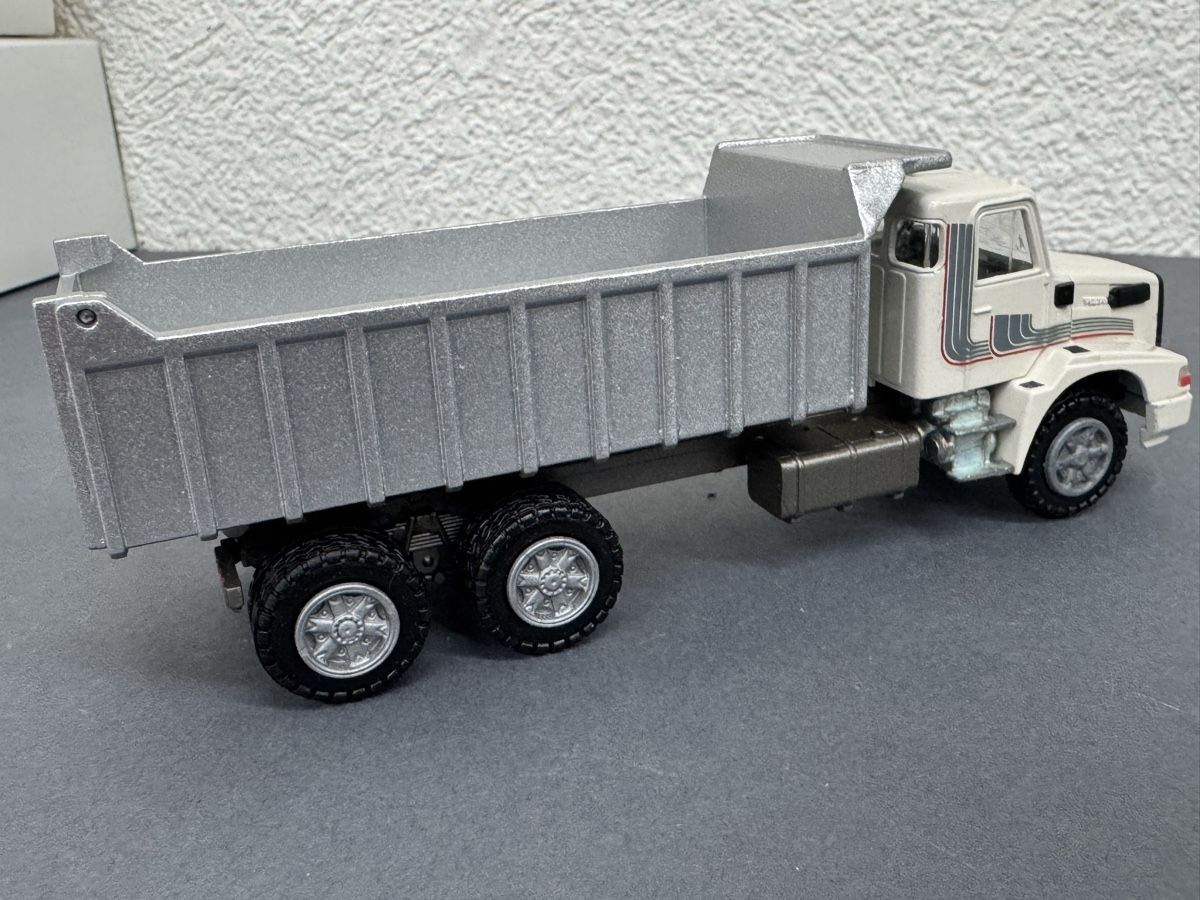 Conrad Kit di modellismo & Modellini statici: Volvo NL12 Brasil Kipper Conrad 1:50 – Usato da Luzern venduto da aa43modelcars-Luzern 1