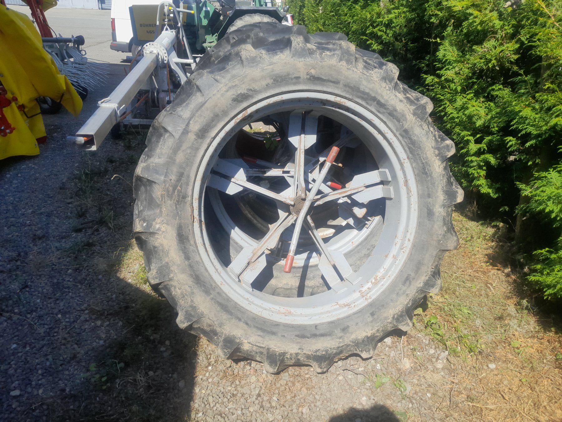 Michelin Pneumatici & Ruote complete: Doppelrad Müller 12.4R36 – Usato da Menzingen venduto da Staub-Landtechnik
