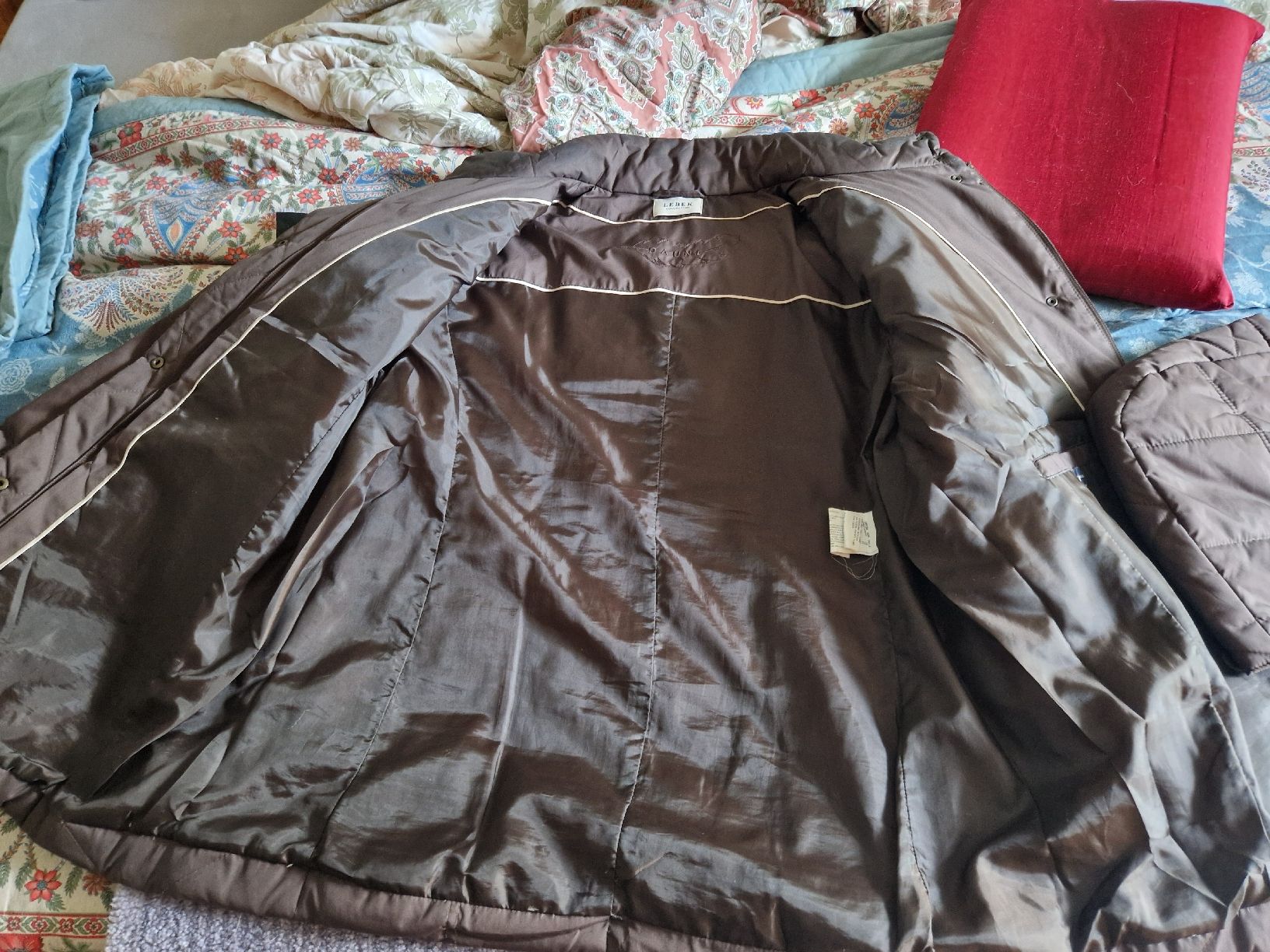 Giacche: VESTE CHAUDE EN DUVET – Usato da SAXON venduto da Mariposita1428 2