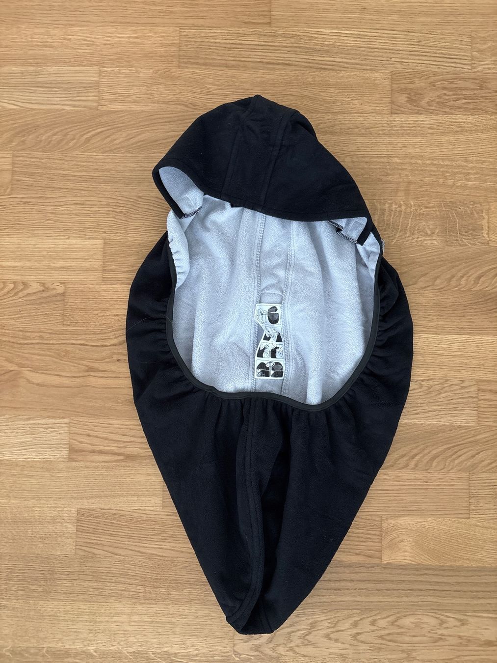 Marsupi portabebè: BabyBjörn Trage Cover Windschutz Schwarz – Usato da Zürich venduto da thomas_r 6