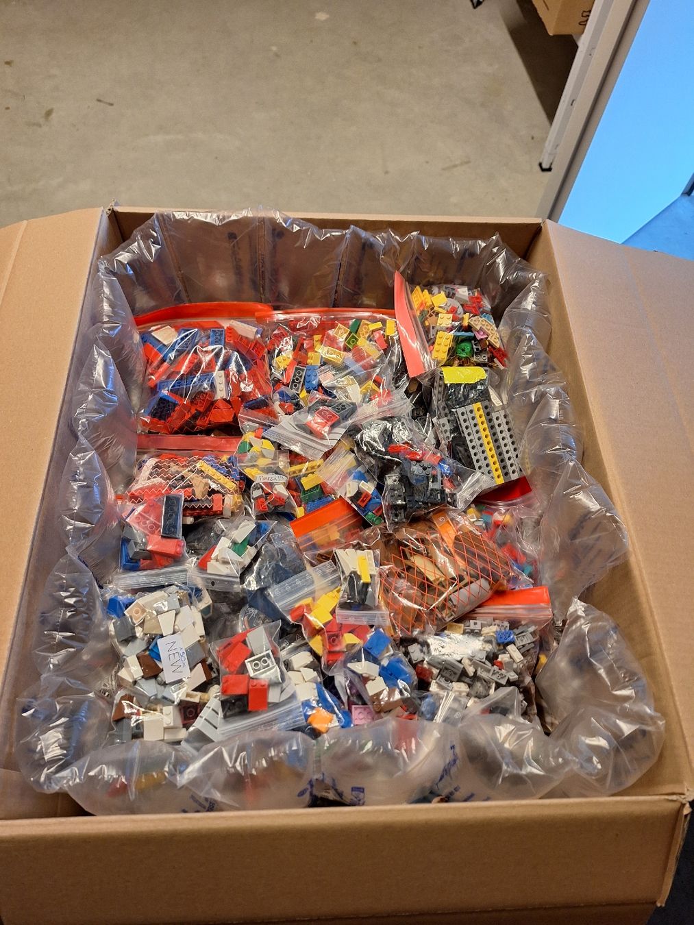 Lego Kit di costruzioni: Lot de pièces Lego  – Usato da Luc (Ayent) venduto da biiinchoou 6