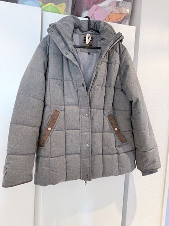 Warme Winterjacke Gr. 48, top Zustand, ideal für kalte Tage!