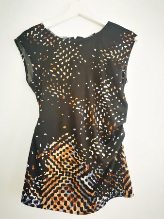 Bluse Esprit Grösse 34 gemustert mit Guertel hinten