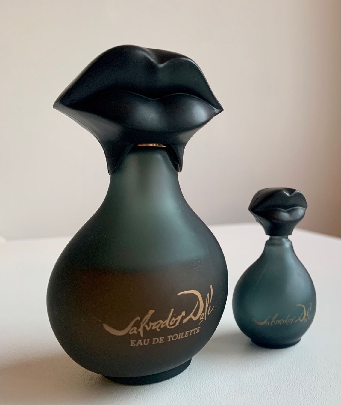 Flaconi: 2 Salvador Dalí Flacons – Usato da Zürich venduto da p_q7q_nichtraucher