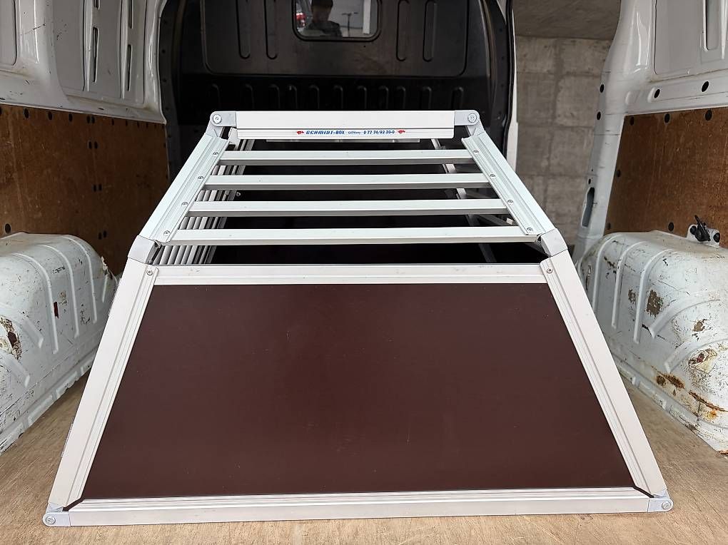 Cages, transport & sécurité: Schmidt Hundebox – D'occasion à St. Gallen par lei_529d 4